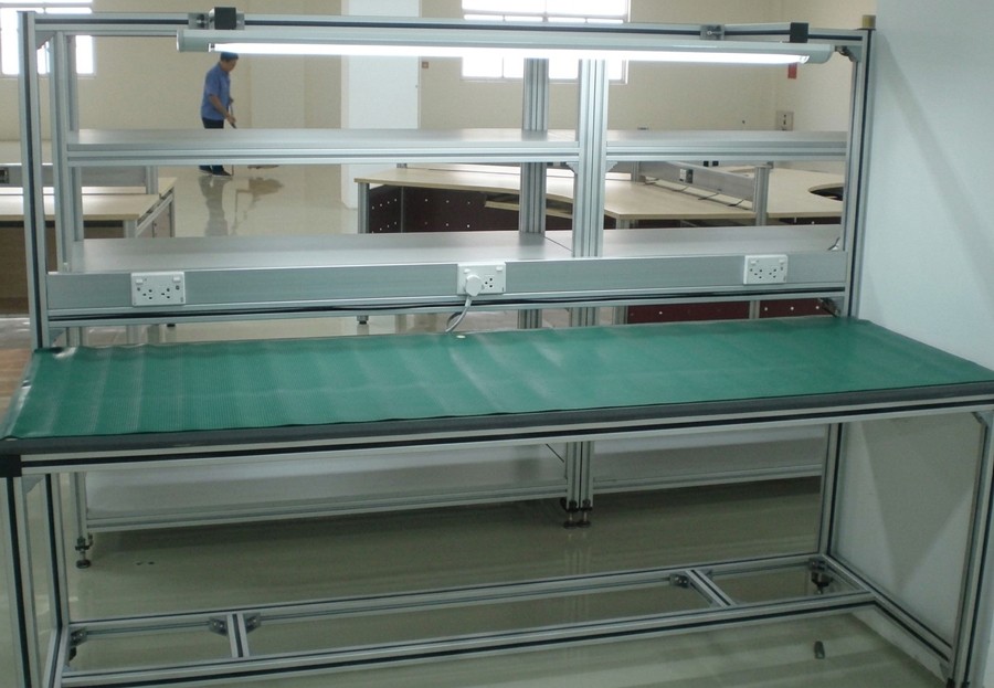 ALUMINUM MANIPULATION TABLE